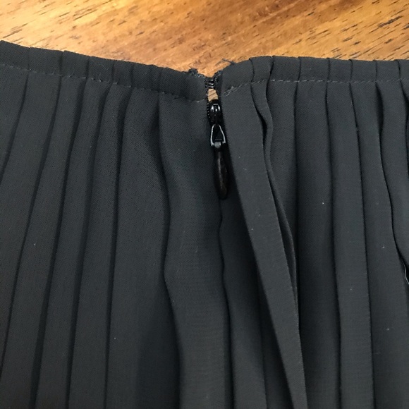 Moda Black Pleated Beaded Skirt. Sz. 6. NWOT - Picture 4 of 6